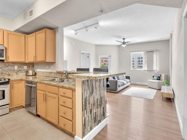 6001 SW 70th St , Unit 313, South Miami, FL 33143