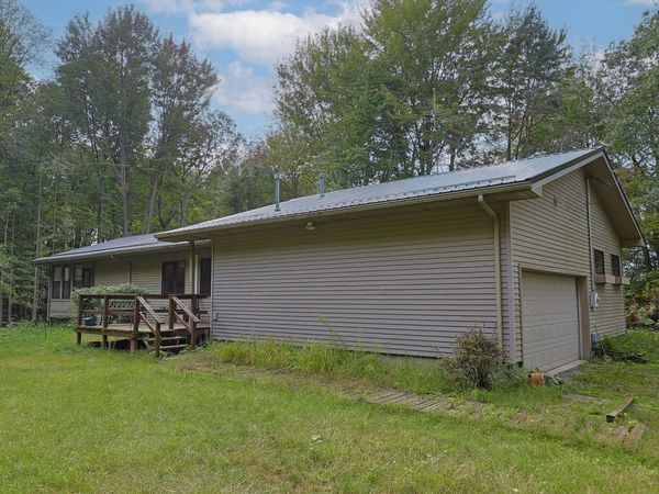 1038 E Freeland Road, Merrill, MI 48637