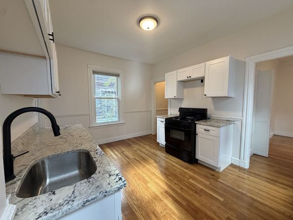 327 Columbia St, Unit 2, Cambridge, MA 02141