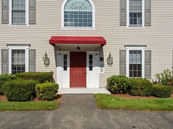 36 Cambridge Road, Unit 32, Woburn, MA 01801