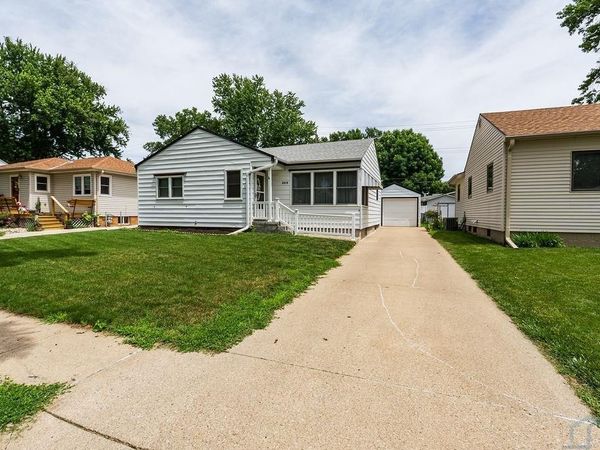 2816 S Coral, Sioux City, IA 51106