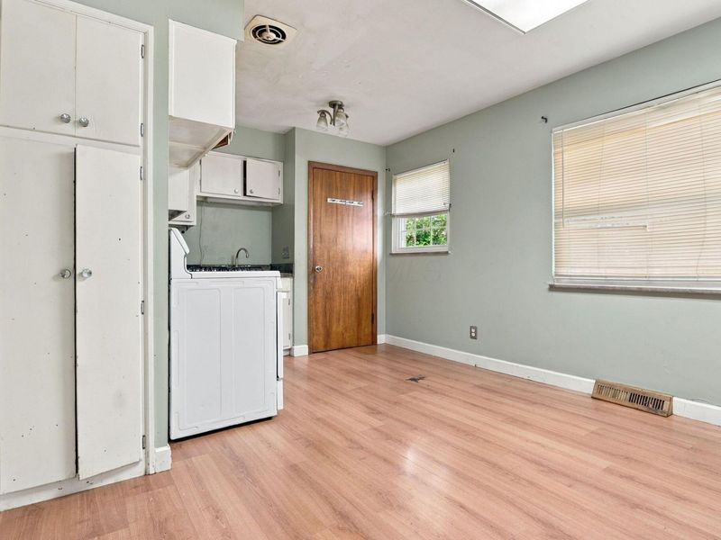 565 S Hampton Road , Columbus, OH 43213 Photo 13