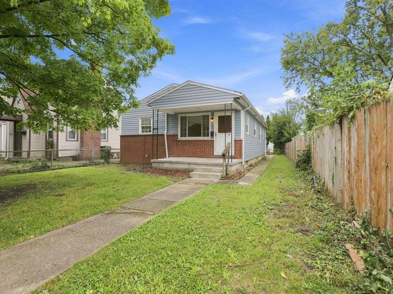 565 S Hampton Road , Columbus, OH 43213 Photo 2