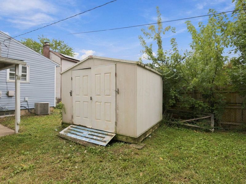 565 S Hampton Road , Columbus, OH 43213 Photo 33