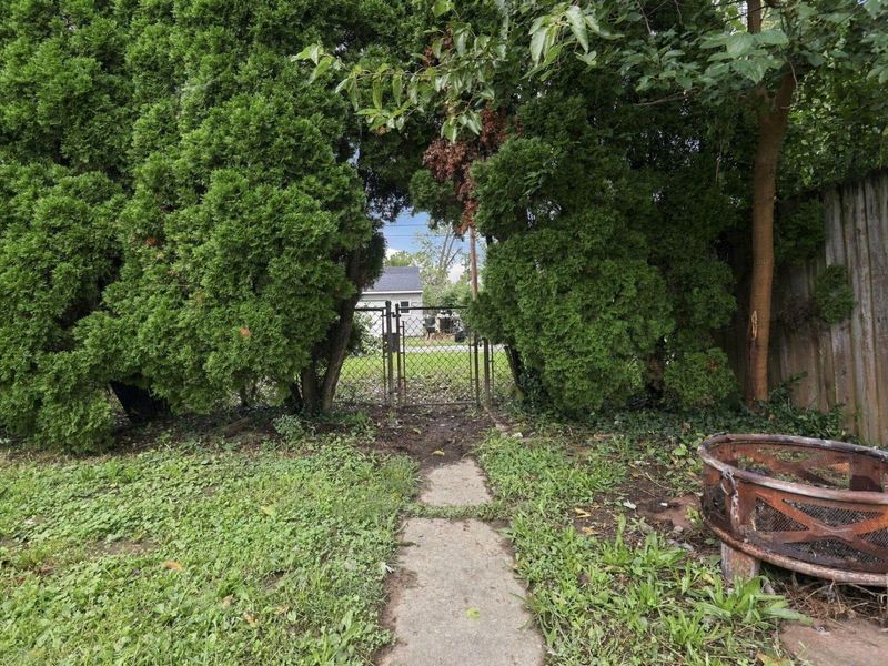 565 S Hampton Road , Columbus, OH 43213 Photo 37