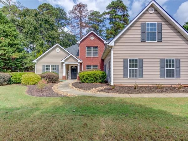 775 Winding Grove Lane , Loganville, GA 30052