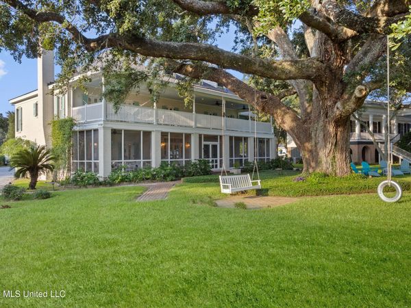765 E Scenic Drive, Pass Christian, MS 39571