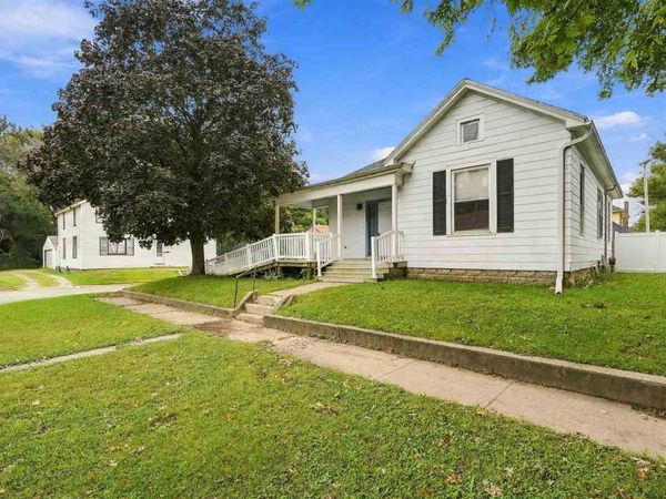 1602 Avenue I, Fort Madison, IA 52627