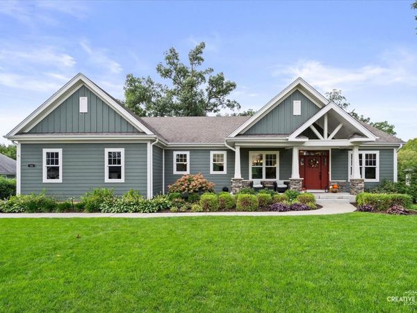 25 Retreat Court , South Elgin, IL 60124