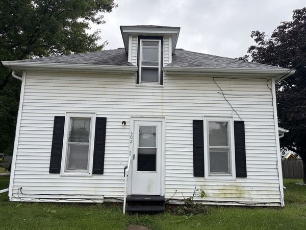 402 SW 3rd Street , Aledo, IL 61231