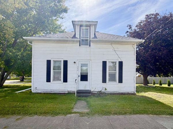 402 SW 3rd Street, Aledo, IL 61231