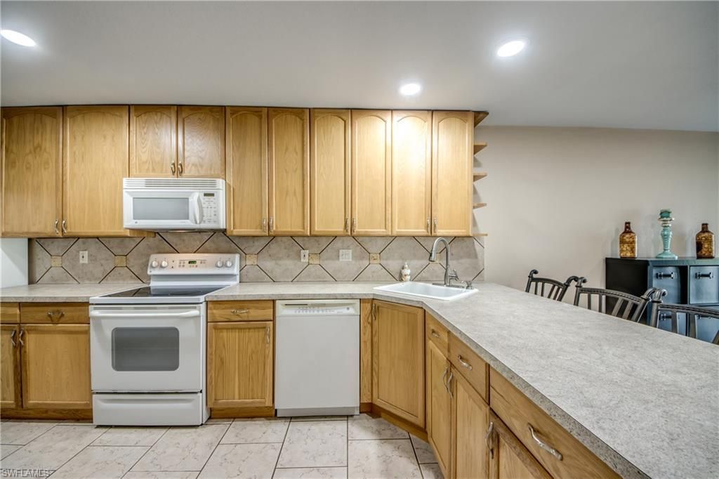 3130 Shorewood Ln, Unit 1, Fort Myers, FL 33907 Photo
