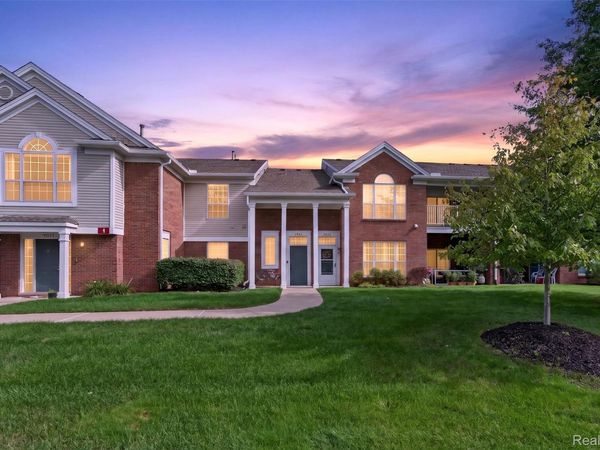 16885 Carriage Way , Unit 5, Northville Township, Mi 48168