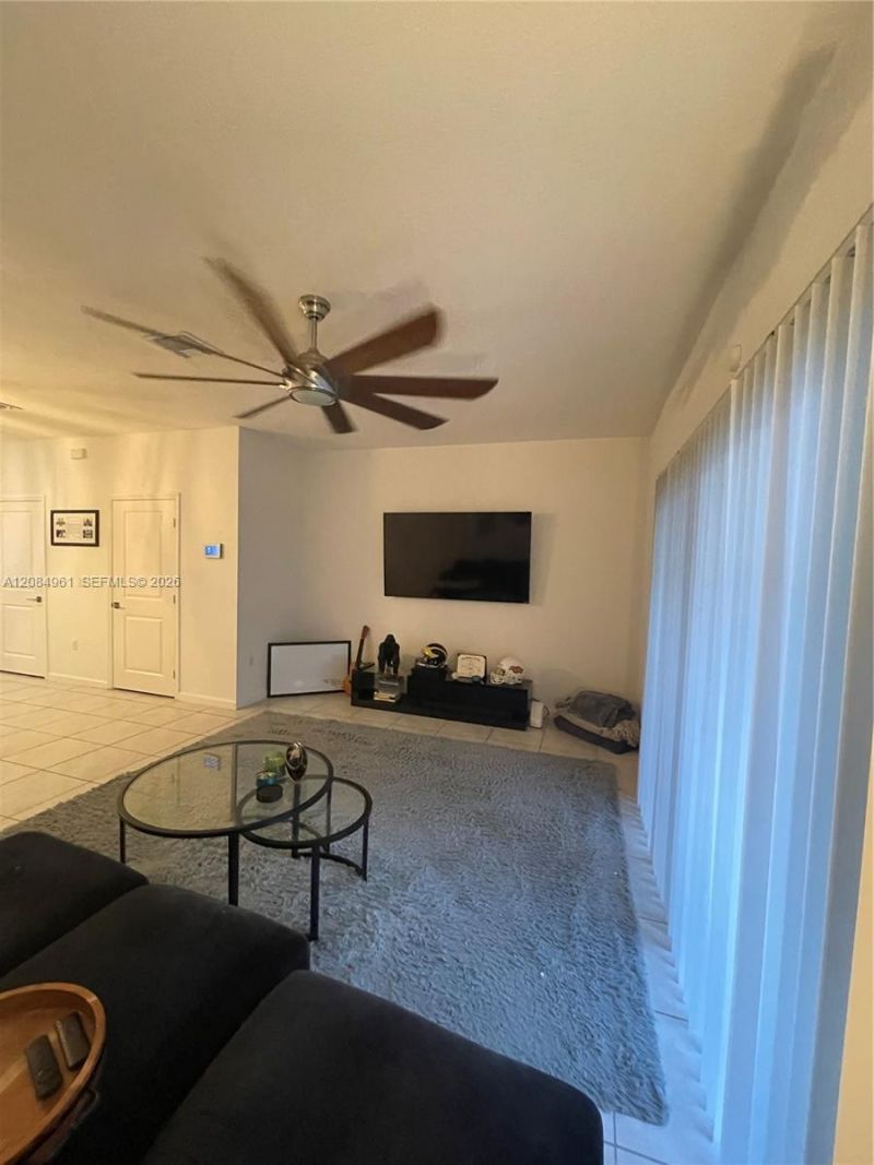 2823 NW 181st St, Miami Gardens, FL 33056 Photo