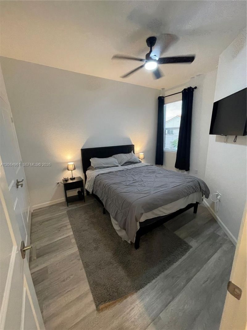 2823 NW 181st St, Miami Gardens, FL 33056 Photo