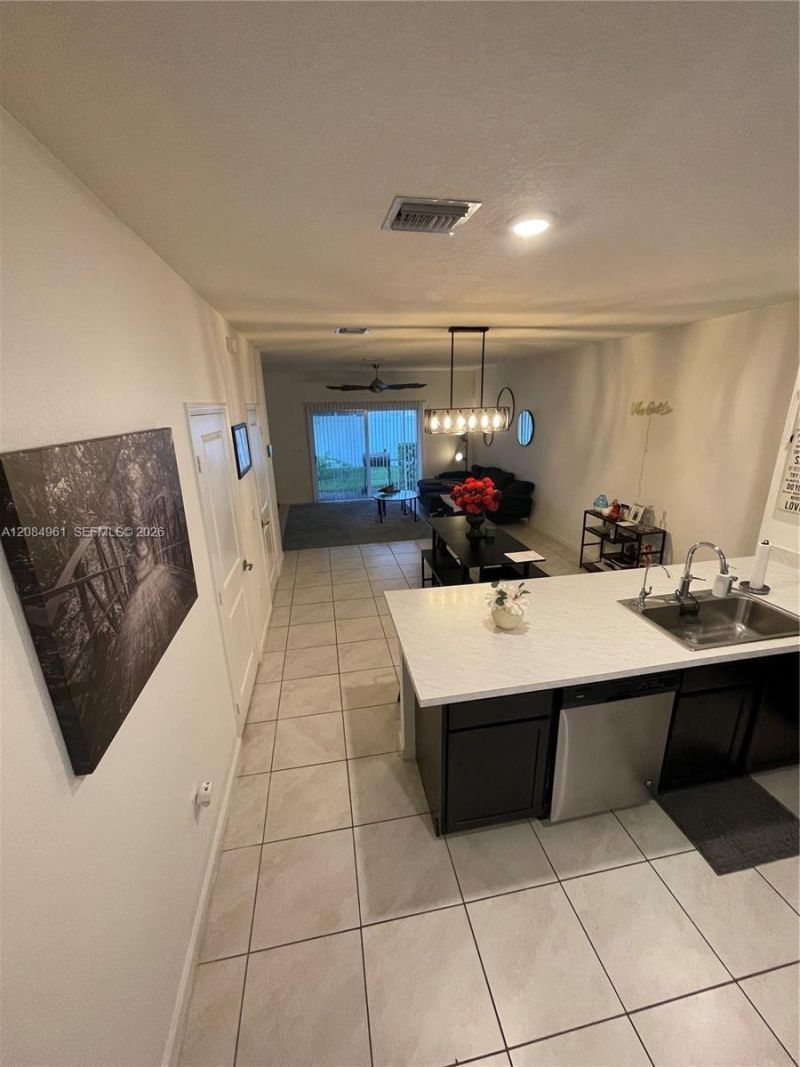 2823 NW 181st St, Miami Gardens, FL 33056 Photo