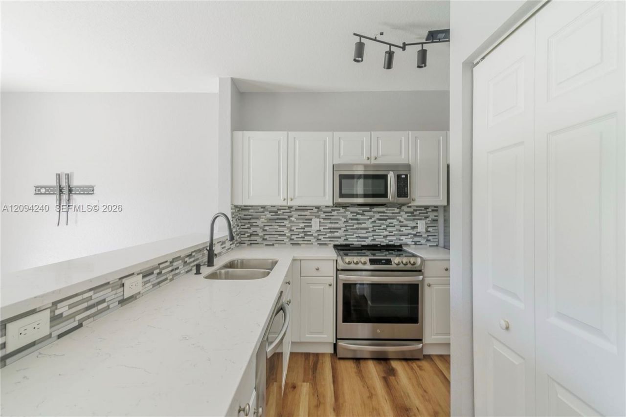 3370 NE 13th Cir Dr, Unit 106-20, Homestead, FL 33033 Photo