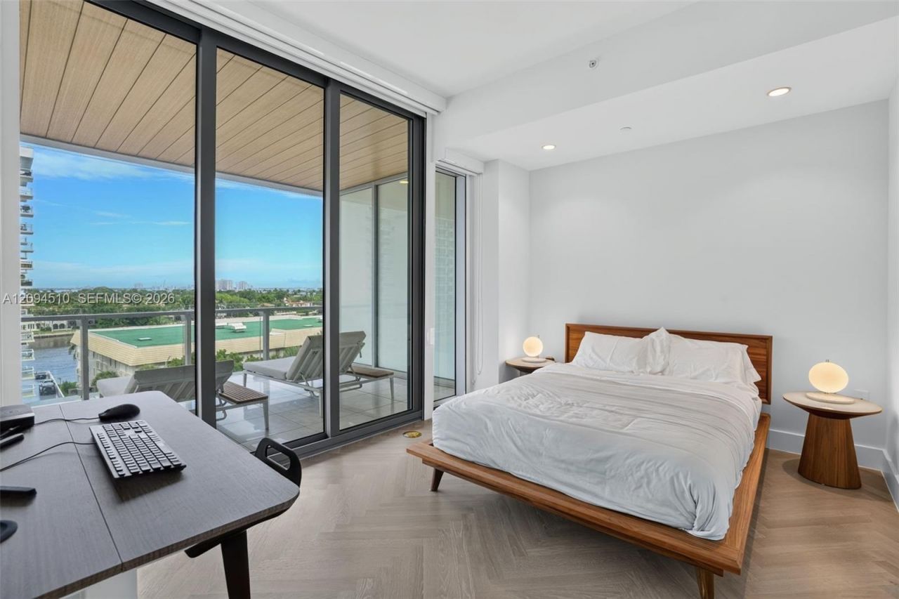 5775 Collins Ave, Unit 705, Miami Beach, FL 33140 Photo