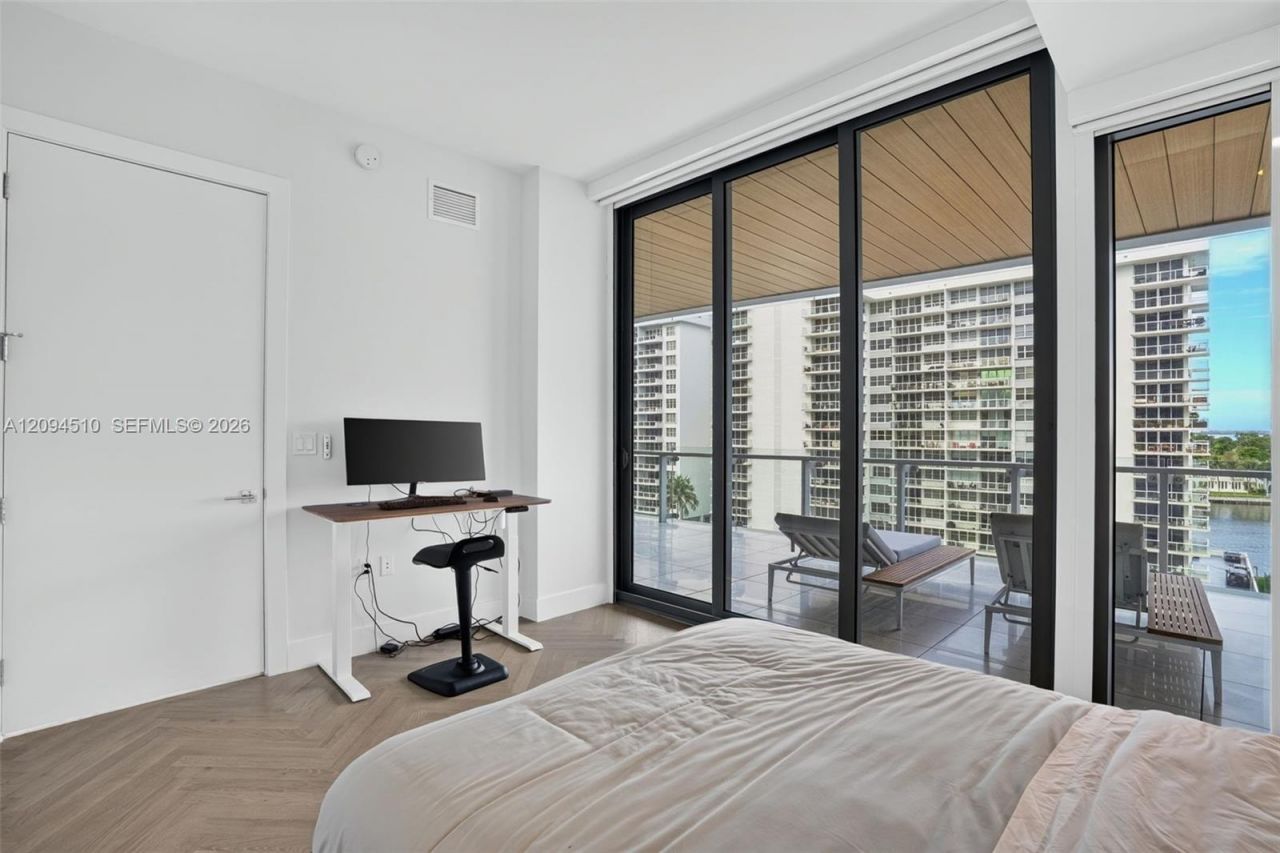 5775 Collins Ave, Unit 705, Miami Beach, FL 33140 Photo