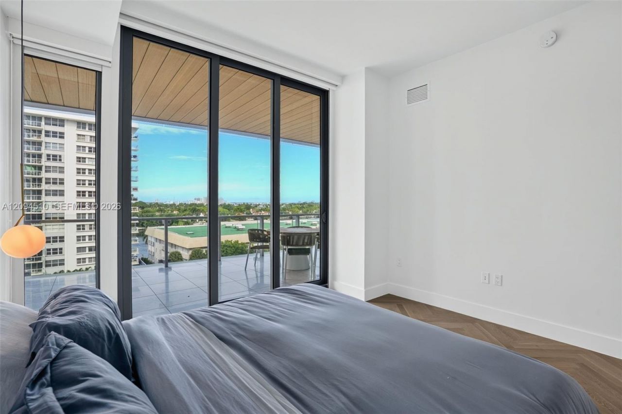 5775 Collins Ave, Unit 705, Miami Beach, FL 33140 Photo