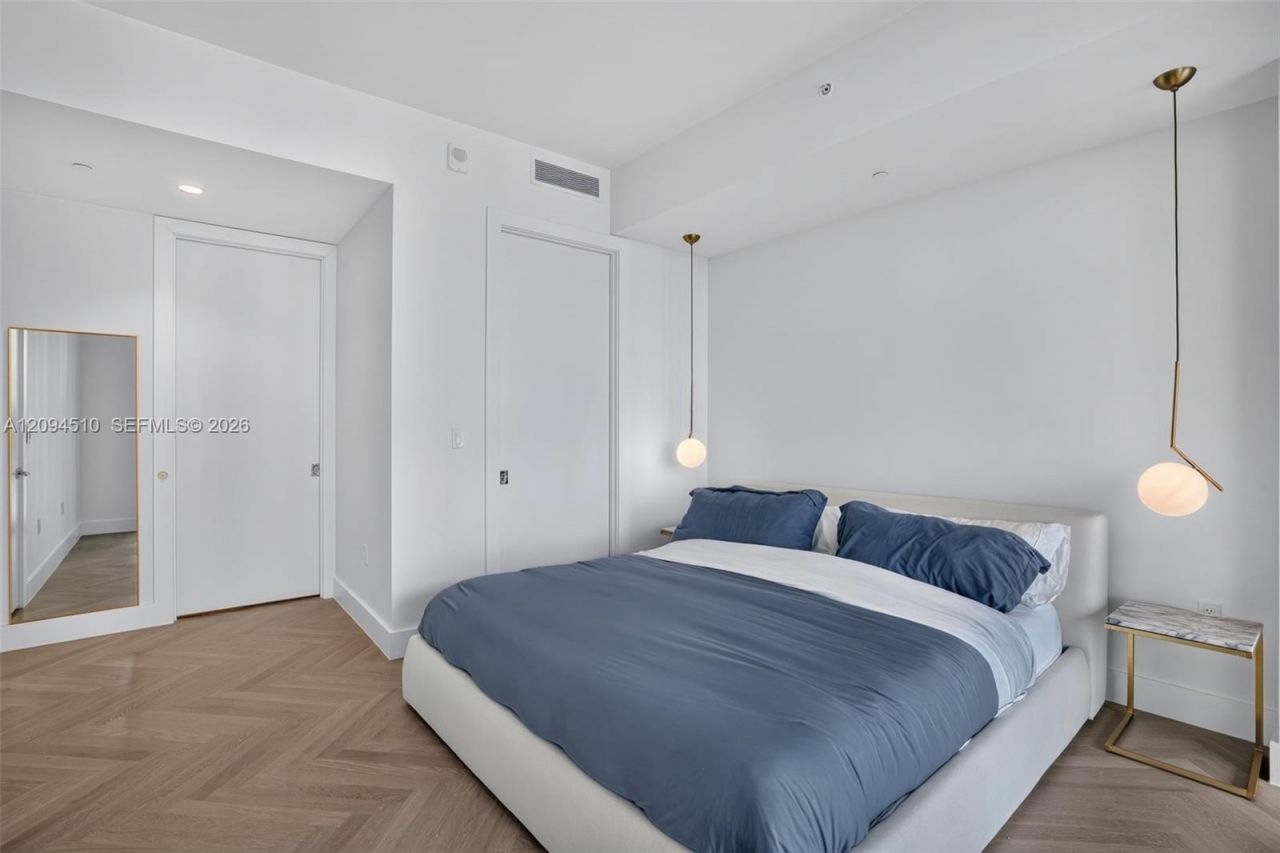 5775 Collins Ave, Unit 705, Miami Beach, FL 33140 Photo