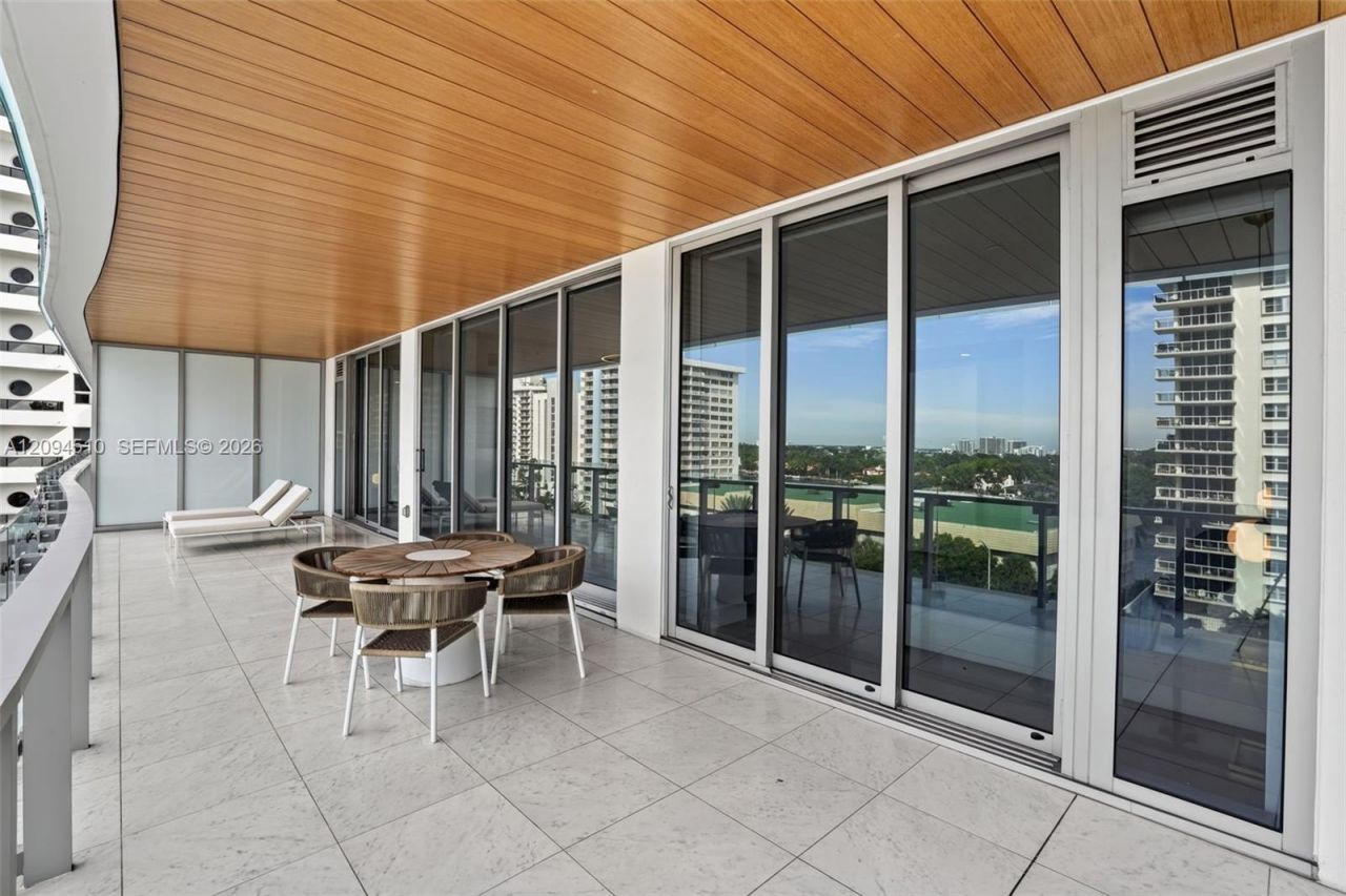 5775 Collins Ave, Unit 705, Miami Beach, FL 33140 Photo