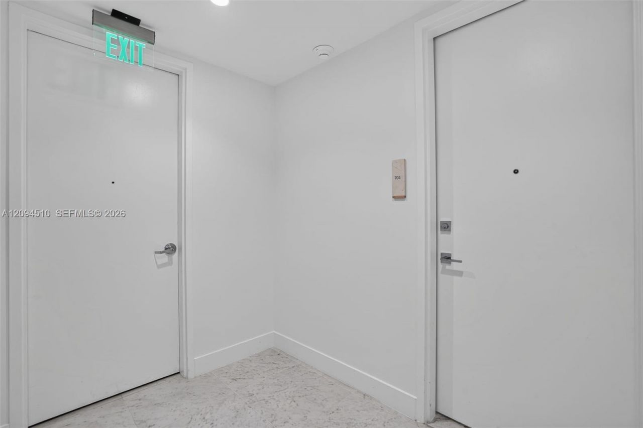 5775 Collins Ave, Unit 705, Miami Beach, FL 33140 Photo