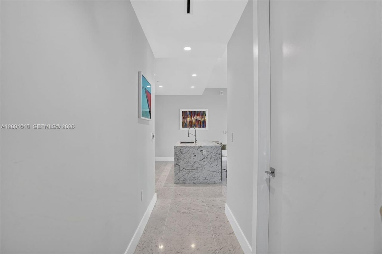 5775 Collins Ave, Unit 705, Miami Beach, FL 33140 Photo