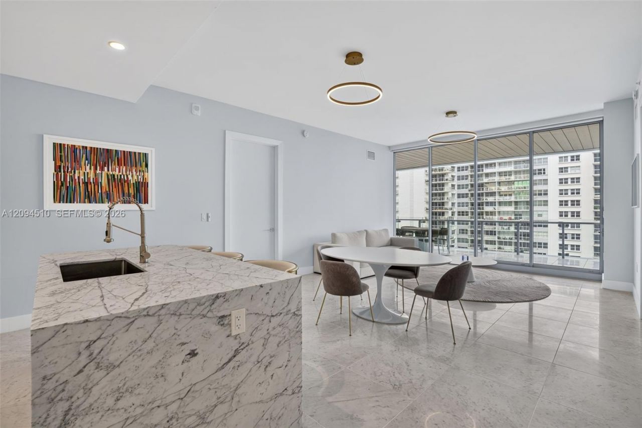 5775 Collins Ave, Unit 705, Miami Beach, FL 33140 Photo