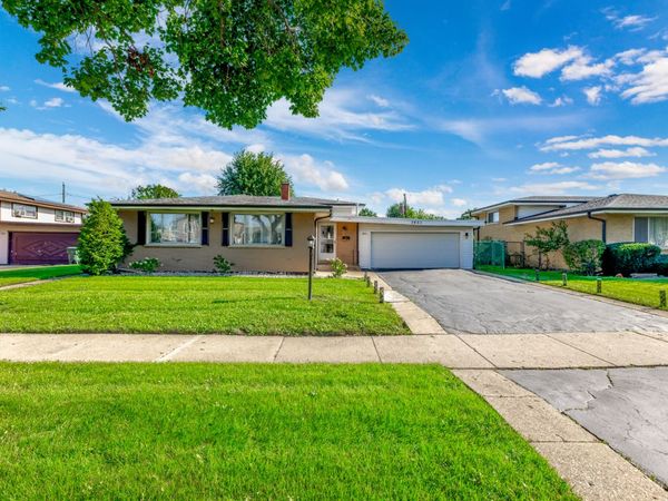 7851 W Church Street W, Morton Grove, IL 60053