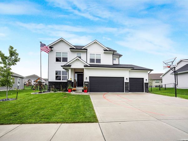 1425 NE Poplar Court, Grimes, IA 50111