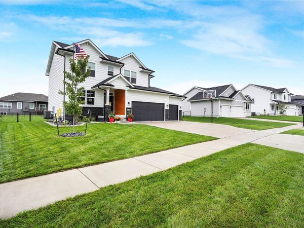 1425 NE Poplar Court, Grimes, IA 50111