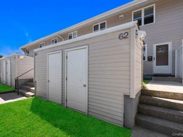 62 Townhouse Road N, Unit 62, Huntington Station, NY 11746