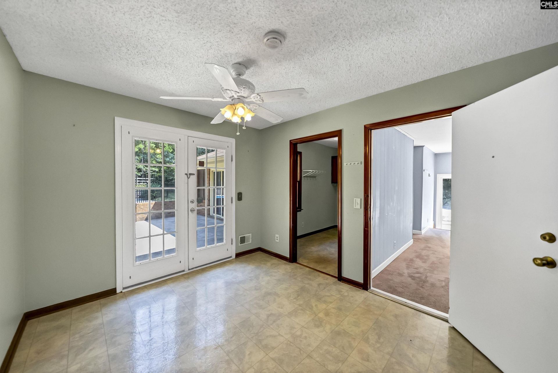 12 Dennis Lane  Photo 18