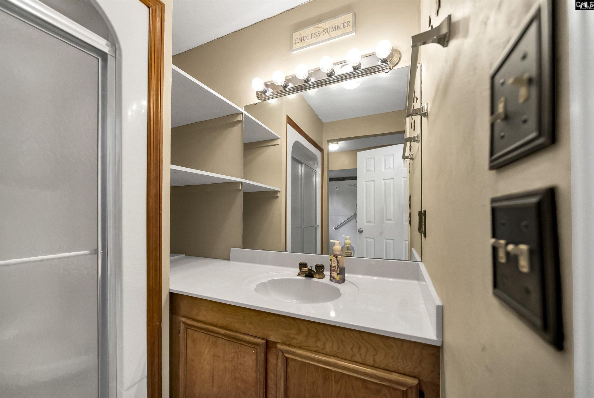 12 Dennis Lane  Photo 54