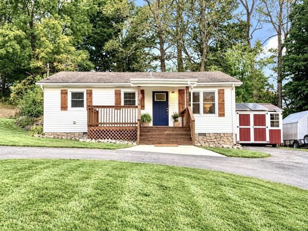 214 Hillside Ter, Hopkinsville, KY 42240
