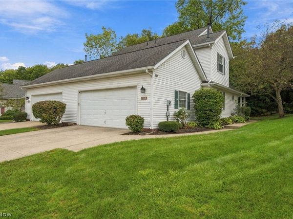 1760 Cortland Lane , Unit 15-3, Broadview Heights, OH 44147