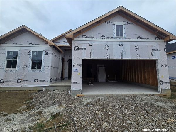 318 Delta Way , Elyria, OH 44035