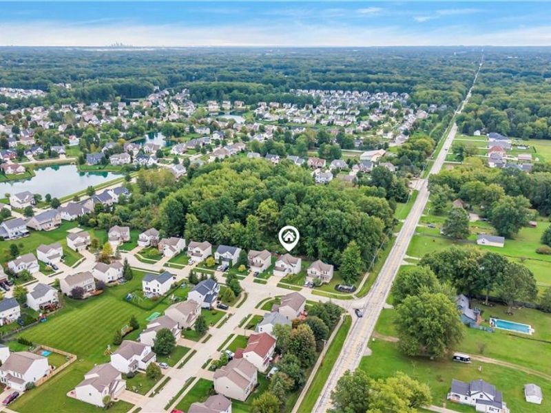 9812 Seton Drive, Olmsted Township, OH 44138 Photo 13