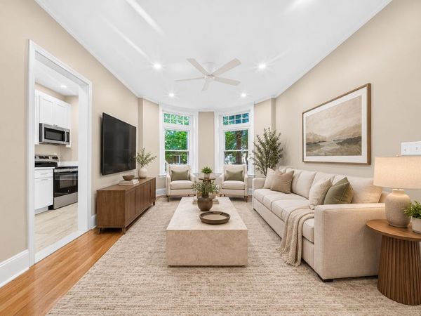 34 Winchester St, Unit 1, Brookline, MA 02446