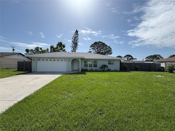 3126 SHAMROCK DRIVE , VENICE, FL 34293