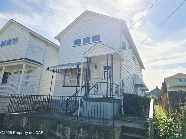 21 W Grand Street, Nanticoke, PA 18634