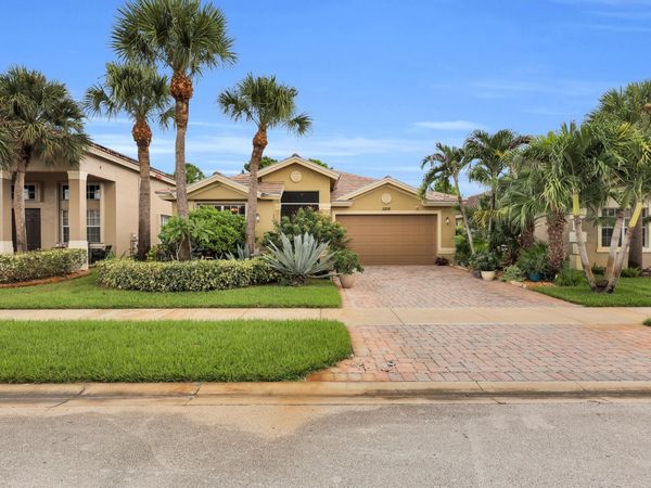 2206 Newport Isles Boulevard, Port St. Lucie, FL 34953