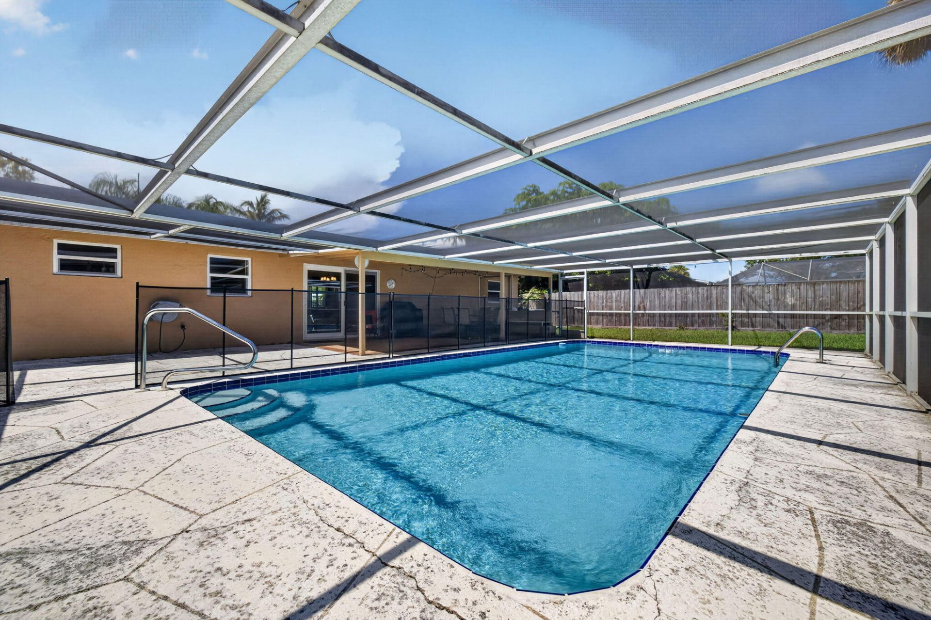 921 SE Flamingo Avenue, Stuart, FL 34996 Photo