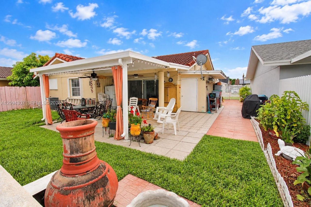 2421 SW 142nd Pl , Miami, FL 33175 Photo