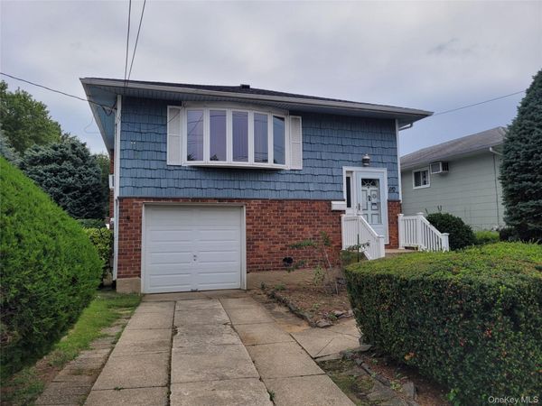 110 Crest Avenue , Elmont, NY 11003