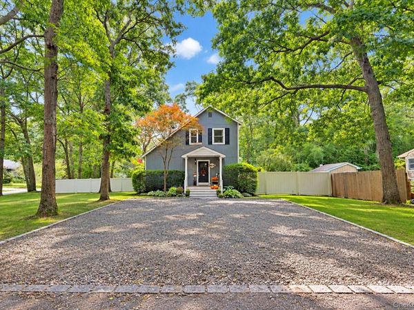 1 Hampton Street , East Quogue, NY 11942