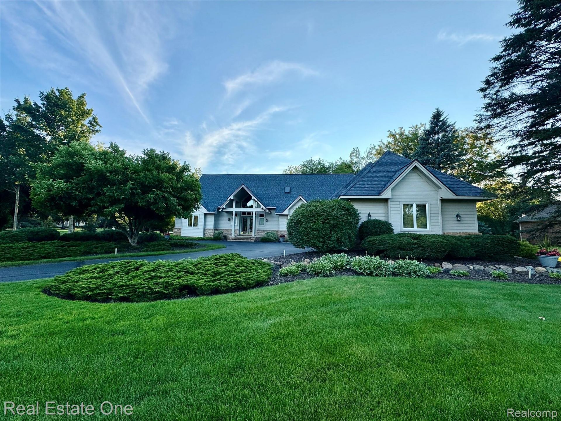 716 Bristol Lane, Clarkston, Mi 48348 Main Photo