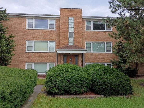 8902 N Wisner Street , Unit 2W, Niles, IL 60714