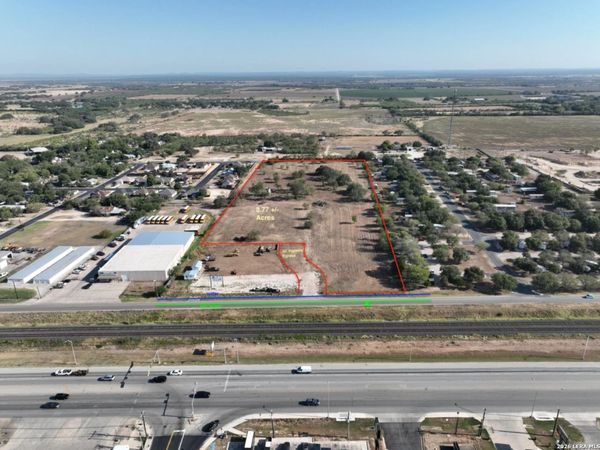 146 18th, Hondo, TX 78861